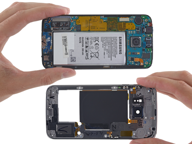 Illustration for article titled El Samsung Galaxy S6 Edge, pieza a pieza: repararlo te saldrá muy caro